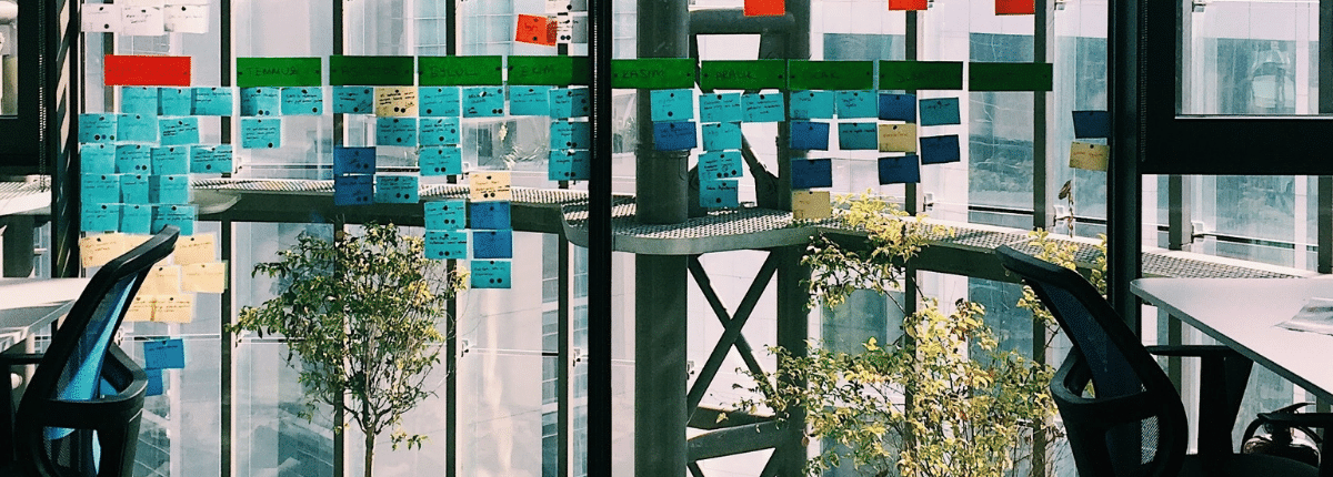 Image de bureaux et de post it