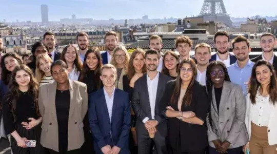 photo d'un groupe de stagiaires et alternants lors de la journée d'intégration